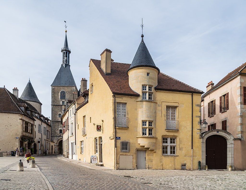 Foto di Krzysztof Golik | CC-BY-SA-4.0 TRA VIGNETI ED ABBAZIE DELLA BORGOGNA