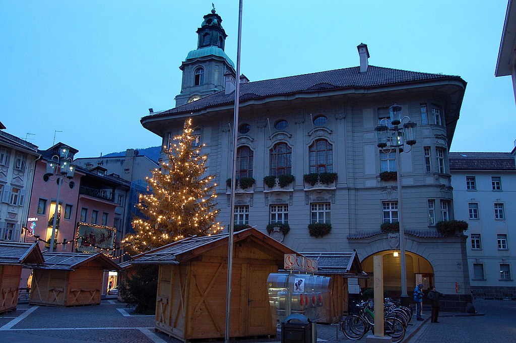 Mercatini di Natale a Bolzano e la fabbrica della Thun