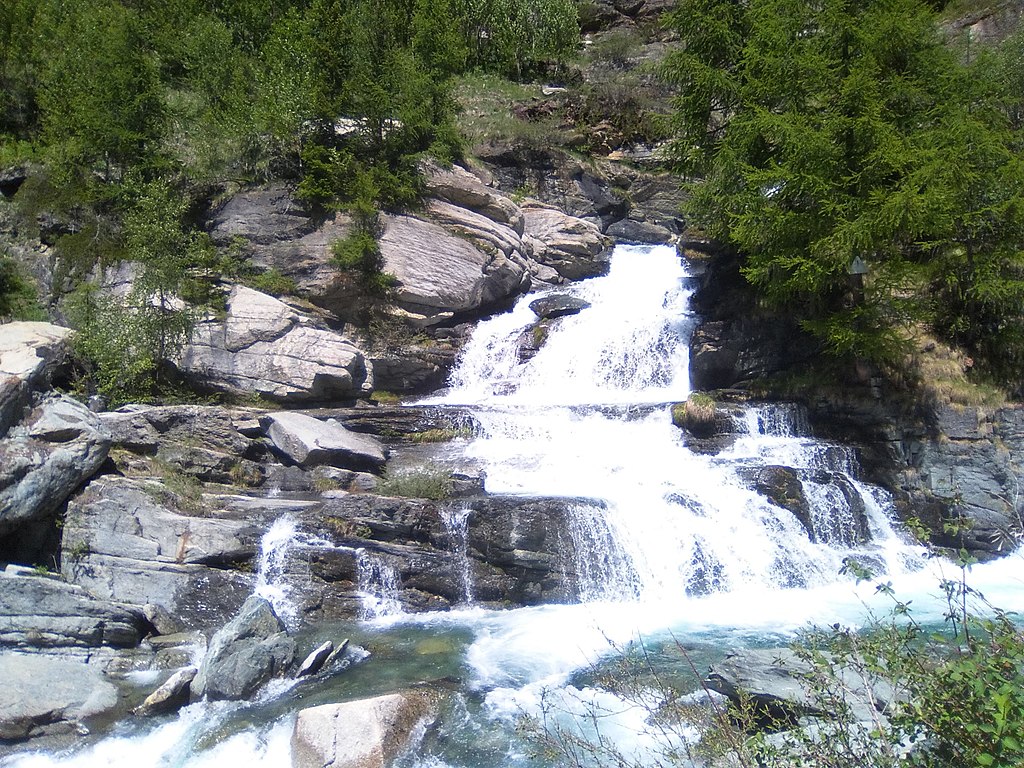 COGNE E LE CASCATE DI LILLAZ CON PRANZO VALDOSTANO