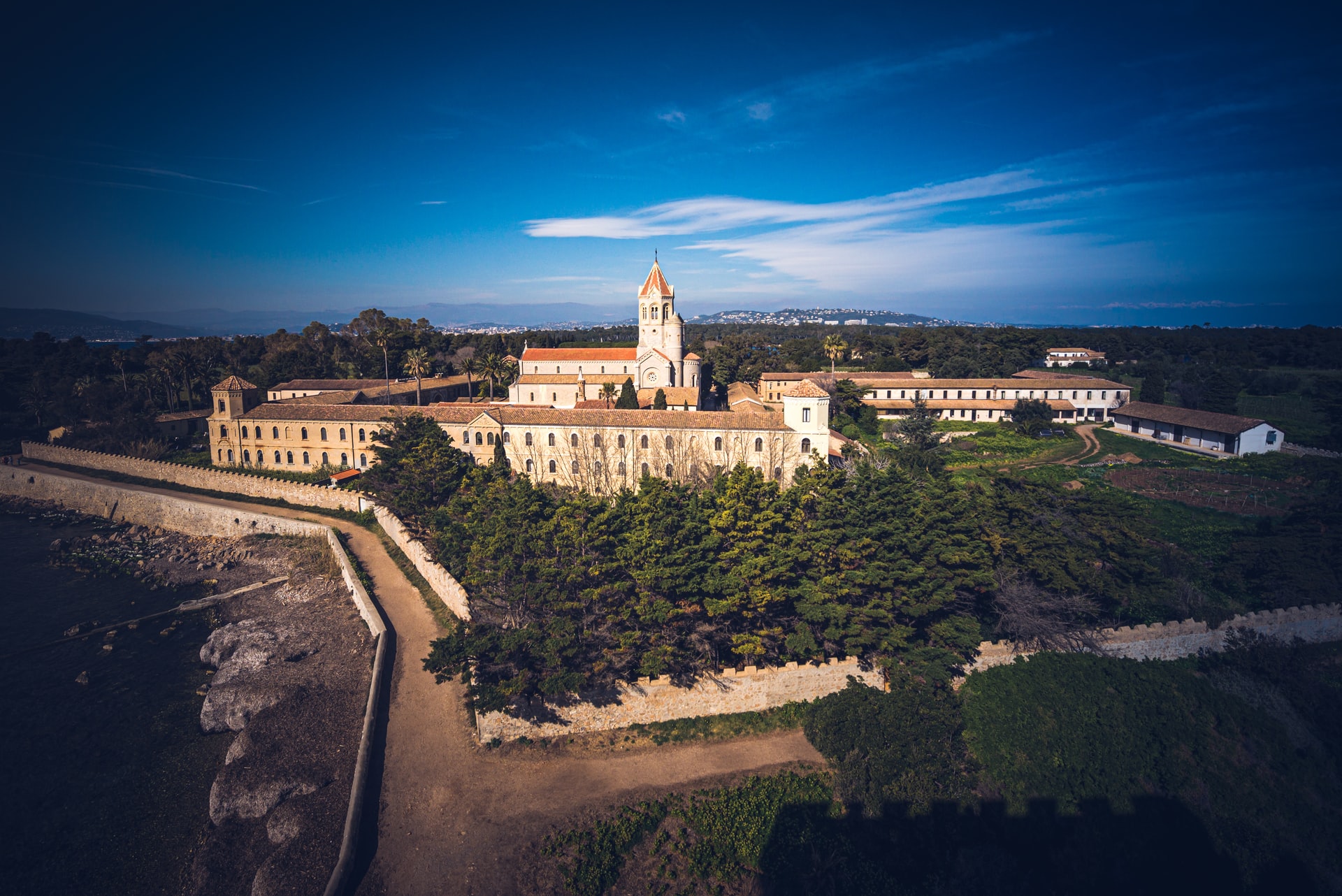 CANNES E LE ISOLE LERINS