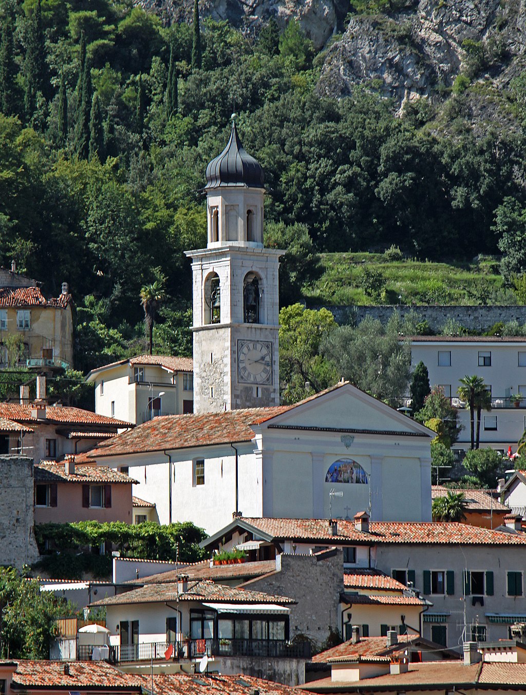 LIMONE DEL GARDA E PASSEGGIATA SULLA CICLOPEDONALE