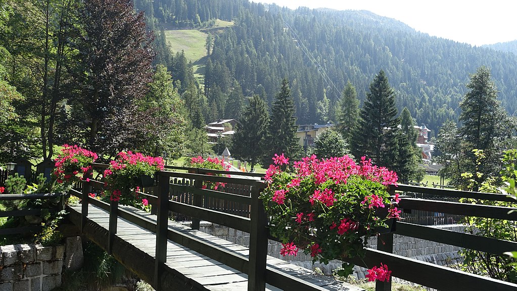 DAL MITICO PONTE DI LEGNO ATTRAVERSO IL PASSO DEL TONALE SINO A MADONNA DI CAMPIGLIO DAL MITICO PONTE DI LEGNO ATTRAVERSO IL PASSO DEL TONALE SINO A MADONNA DI CAMPIGLIO