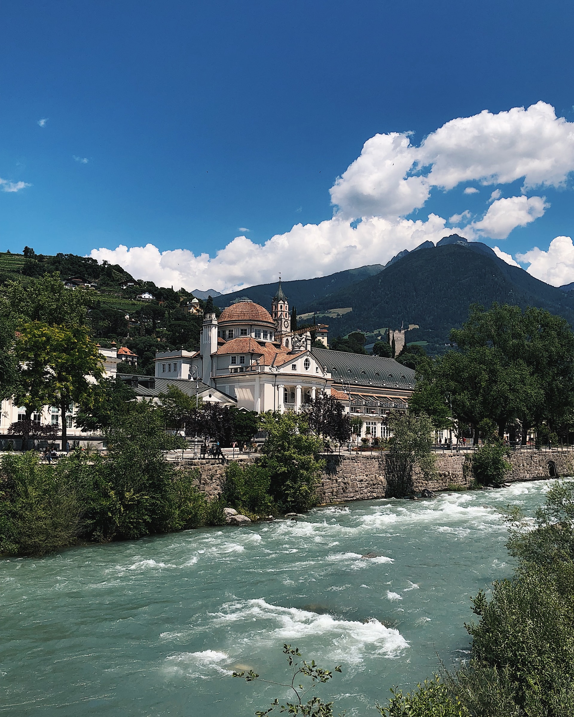 Foto di Daria Volkova | Unsplash Licence MERANO E IL CASTELLO DI THUN