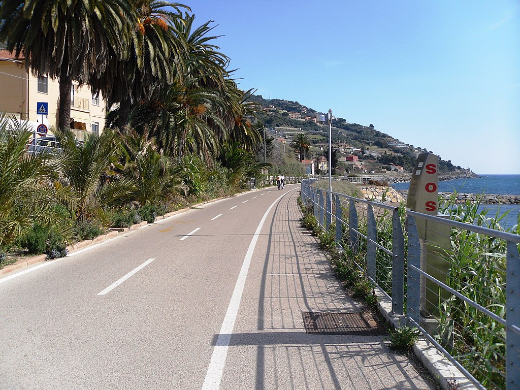 Foto di Agenzia Tecnocasa St… | CC-BY-3.0 BICICLETTATA IN COMPAGNIA: DA SAN LORENZO AL MARE A… SANREMO