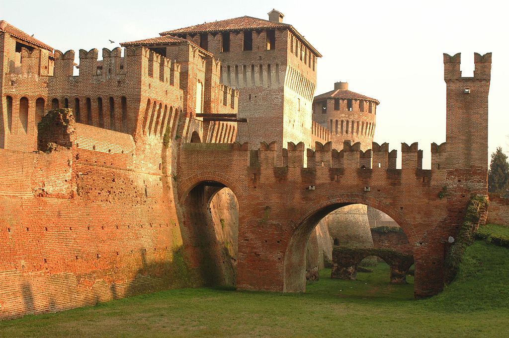 CREMA, SONCINO, PIZZIGHETTONE: LE CITTA’ MURATE E CASTELLATE CREMA, SONCINO, PIZZIGHETTONE: LE CITTA’ MURATE E CASTELLATE