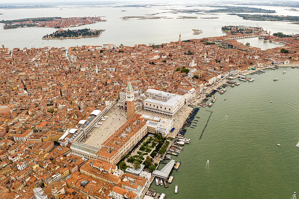 Magica notte tra le calli di Venezia e giro in gondola