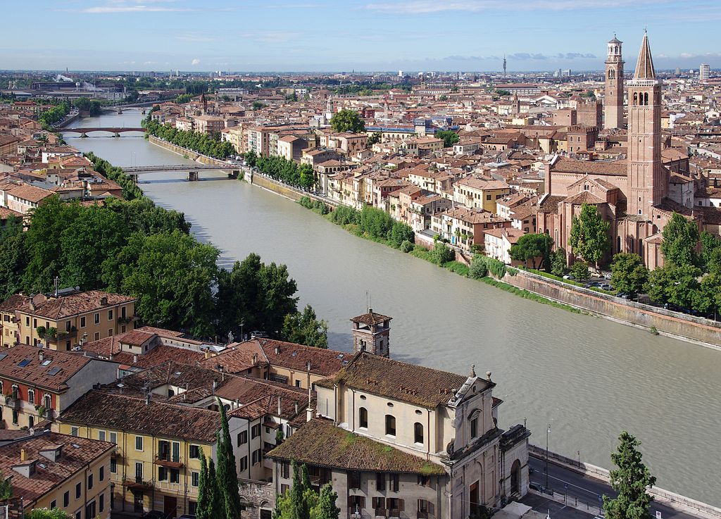 VERONA la città degli innamorati… ed il CASTELLO di SOAVE VERONA la città degli innamorati… ed il CASTELLO di SOAVE